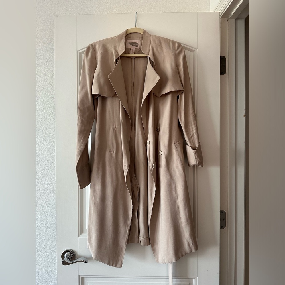 FOREVER 21 LIGHT TRENCH COAT SIZE XS